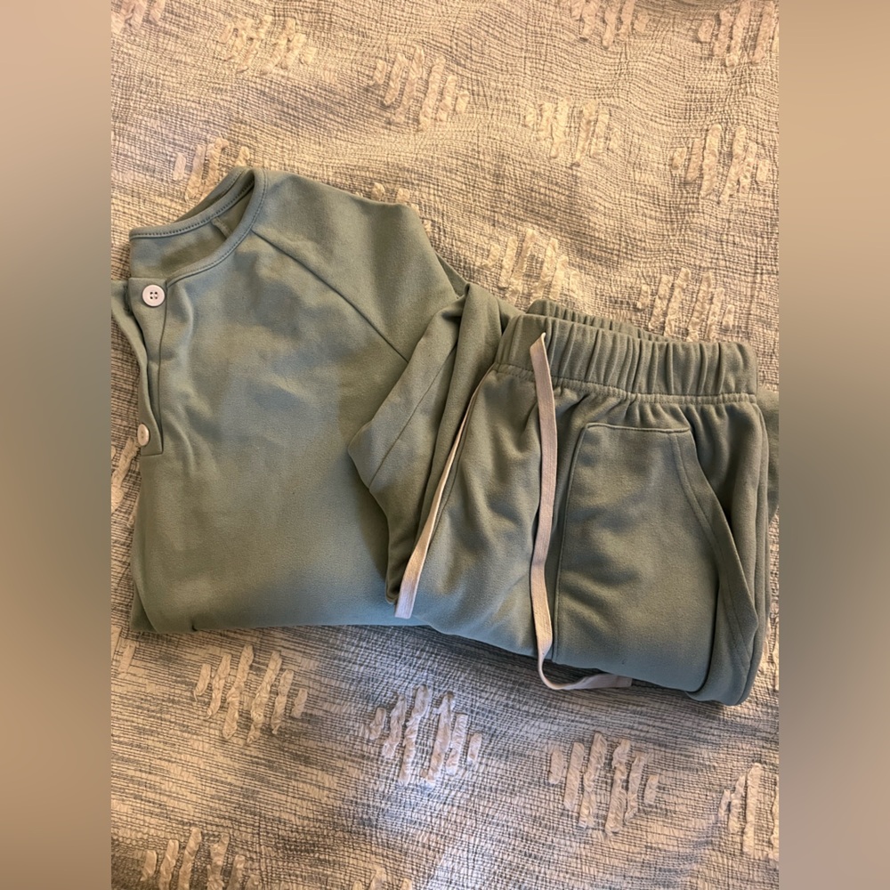 Woman’s Elastic Waist Lounge Pants and Top Set - Sage Green